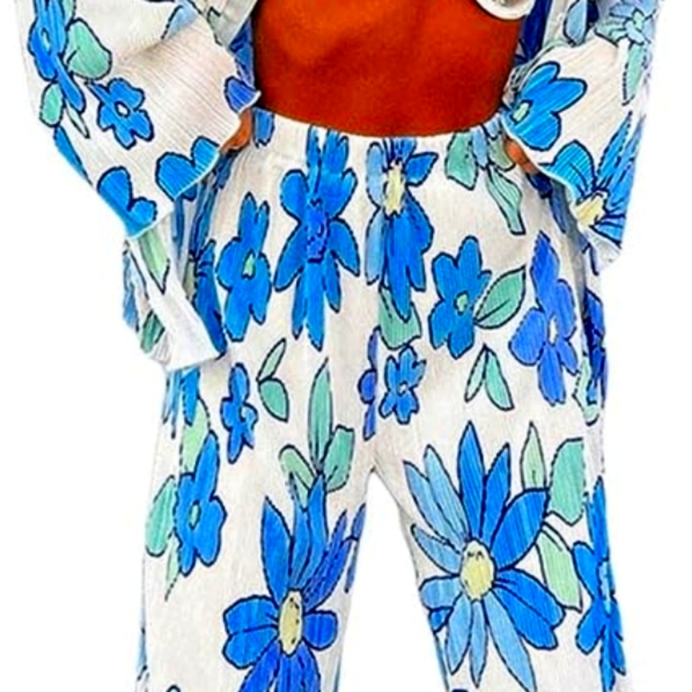 Oversized all around floral shirt and pants set. - Picture 3 of 4